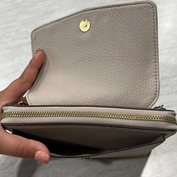 NWOT Relic Crossbody - Picture 3 of 7